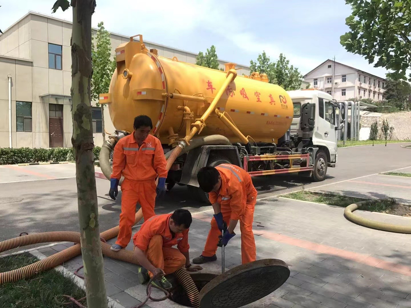 海州化粪池清理与5-8吨吸粪车施工效率分析